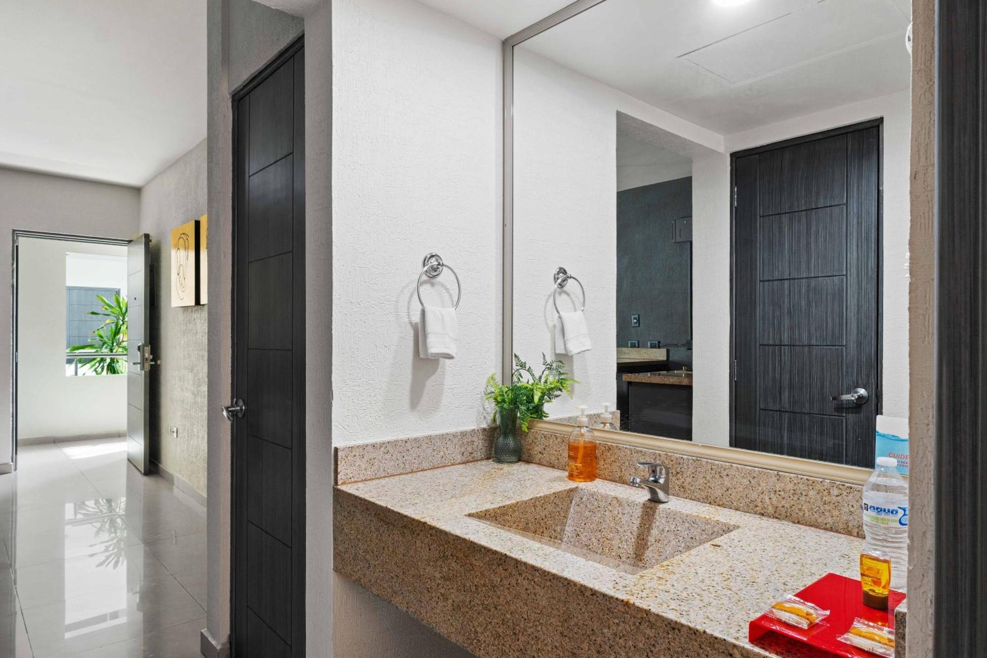 Homesuites Zaragoza Culiacán 外观 照片